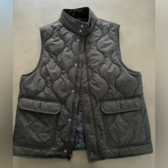 Banana Republic Vest Black with Pockets size XL - Picture 3 of 5